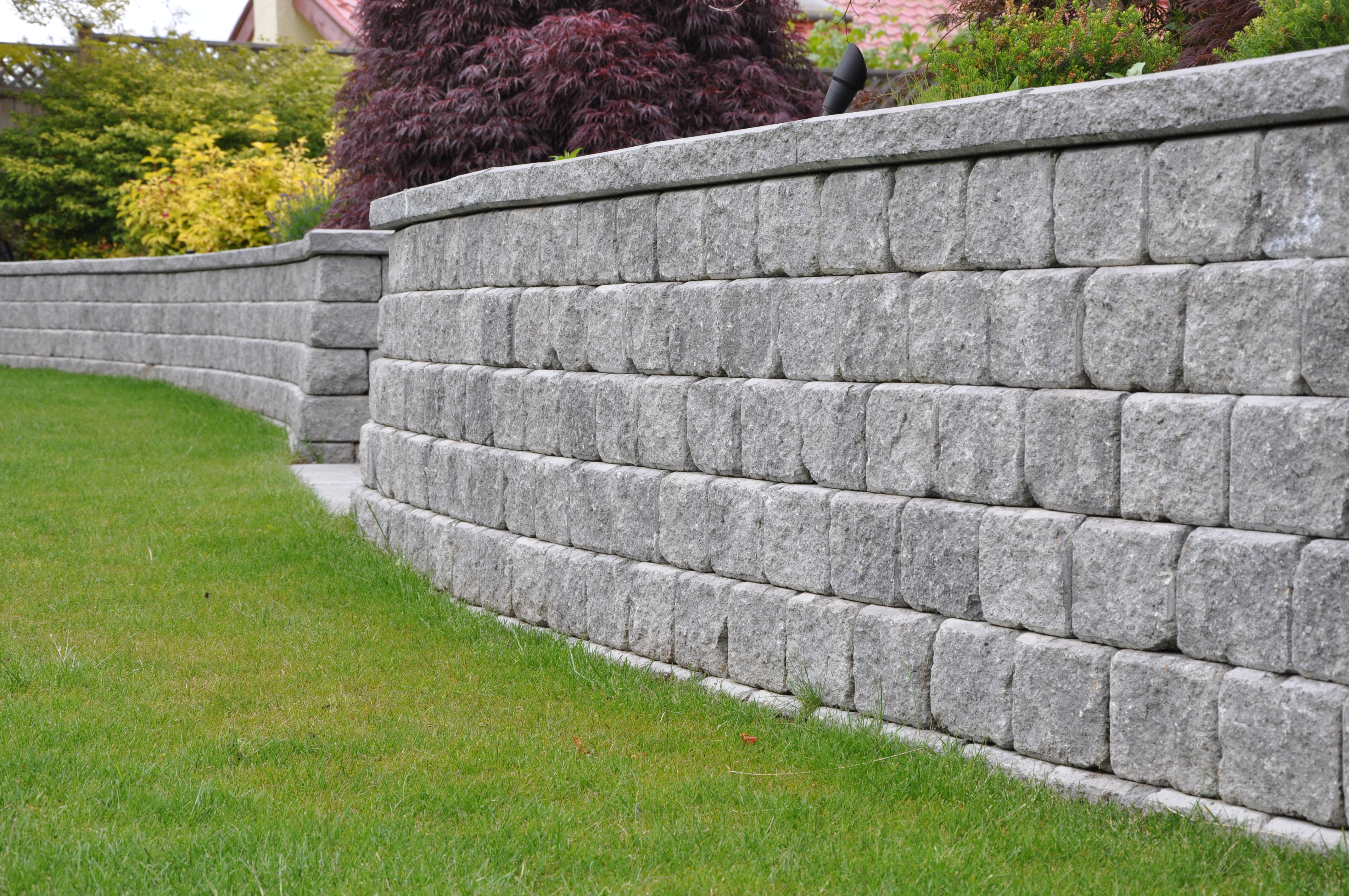 concrete block retaining wall