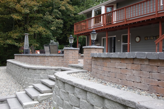 Harvest Blend TuscanStone Supported by Natural CornerStone (project by Dreamscapes)