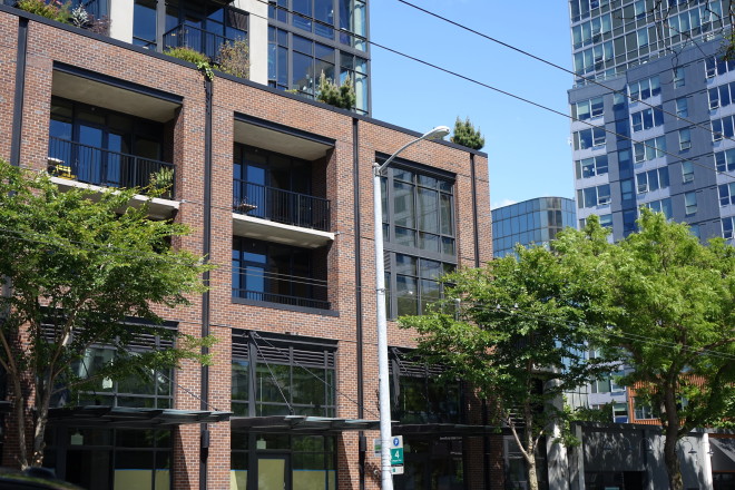 Forest Blend face brick fronts Mosler Lofts in Seattle, WA