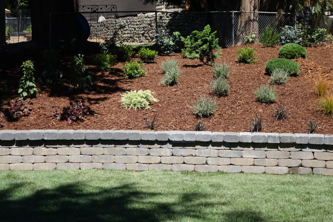 Harvest Blend TuscanStone Retaining Wall (project by Dreamscapes)