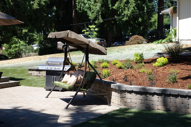 Harvest Blend TuscanStone Retaining Wall with Dominion Slate Patio (project by Dreasmcapes)