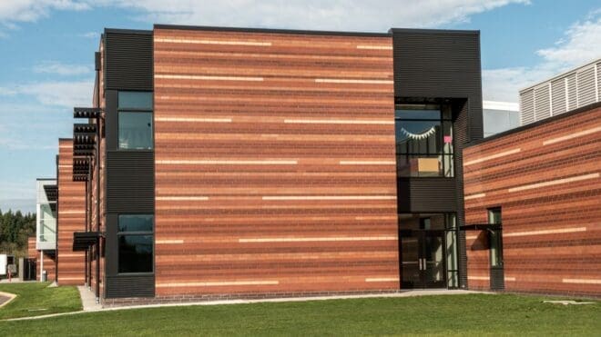 Lakewood High School showcasing Mutual Materials brick