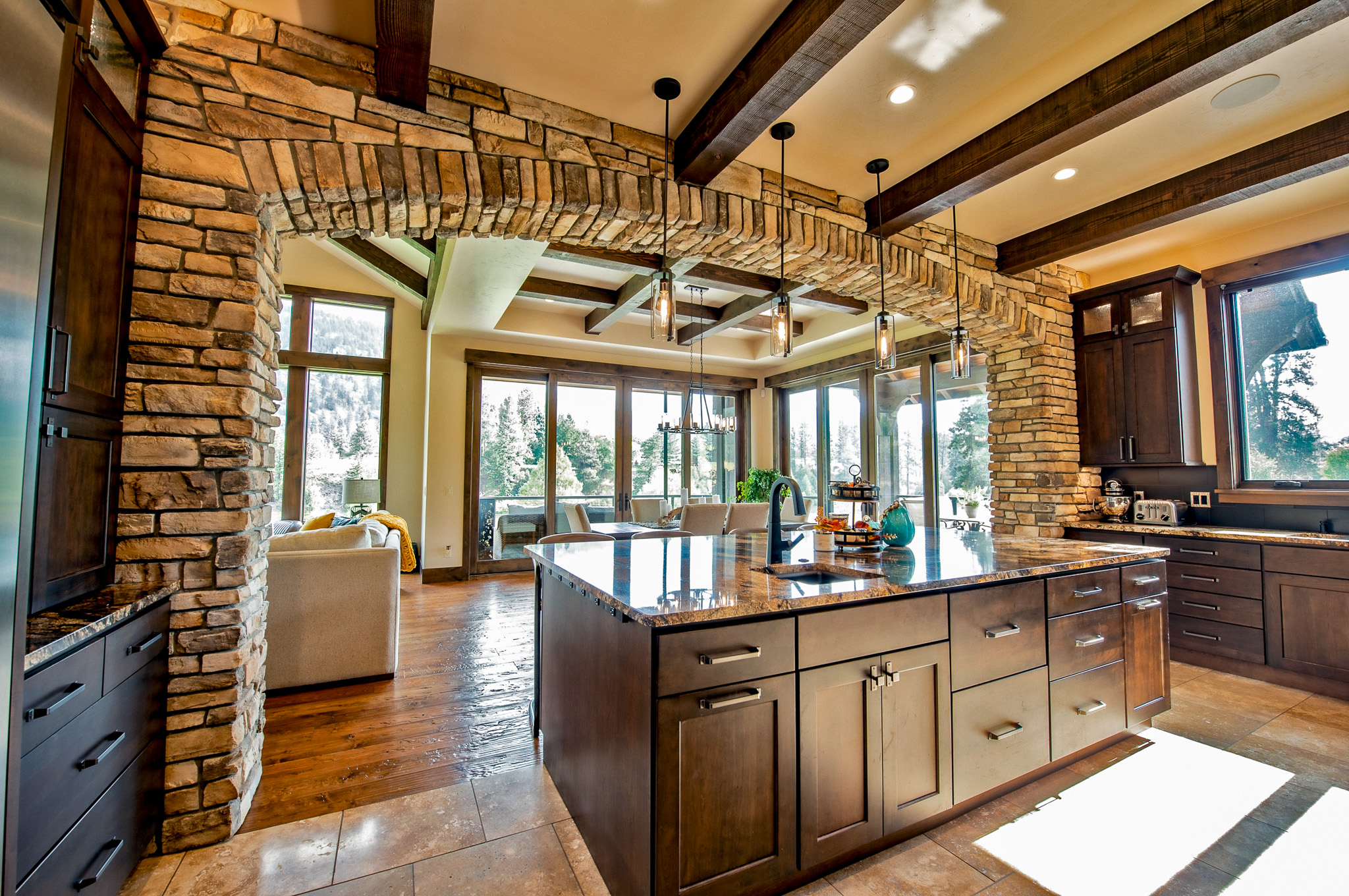 Kitchen accent wall using Bucks County Country Ledgestone and Southern Ledgestone from Cultured Stone