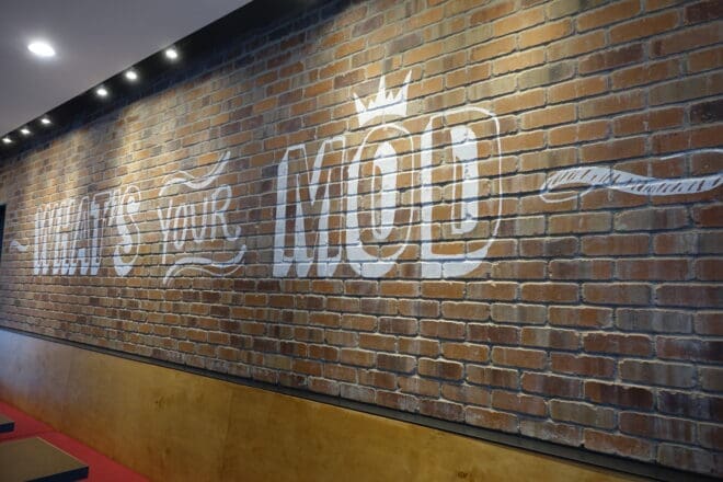 Accent wall in MOD Pizza with Mutual Materials Slimbrick