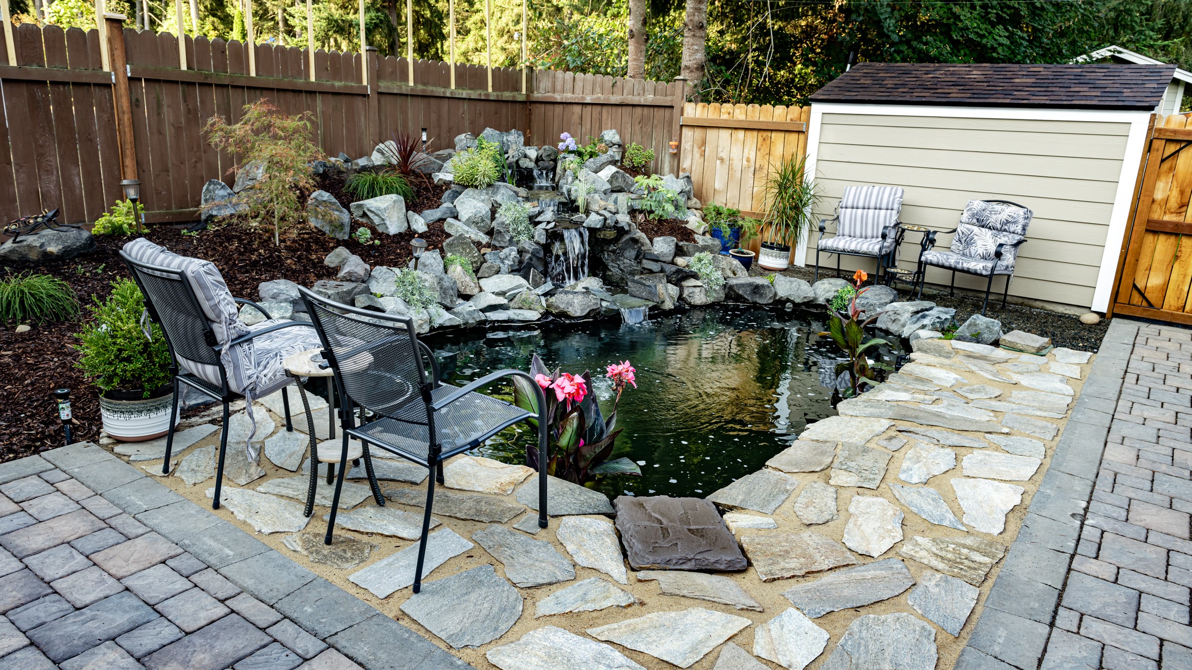 Mixing materials in your hardscape project creates an appealing visual contrast